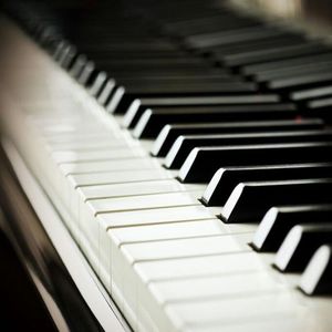 国产高三清纯女学生让
